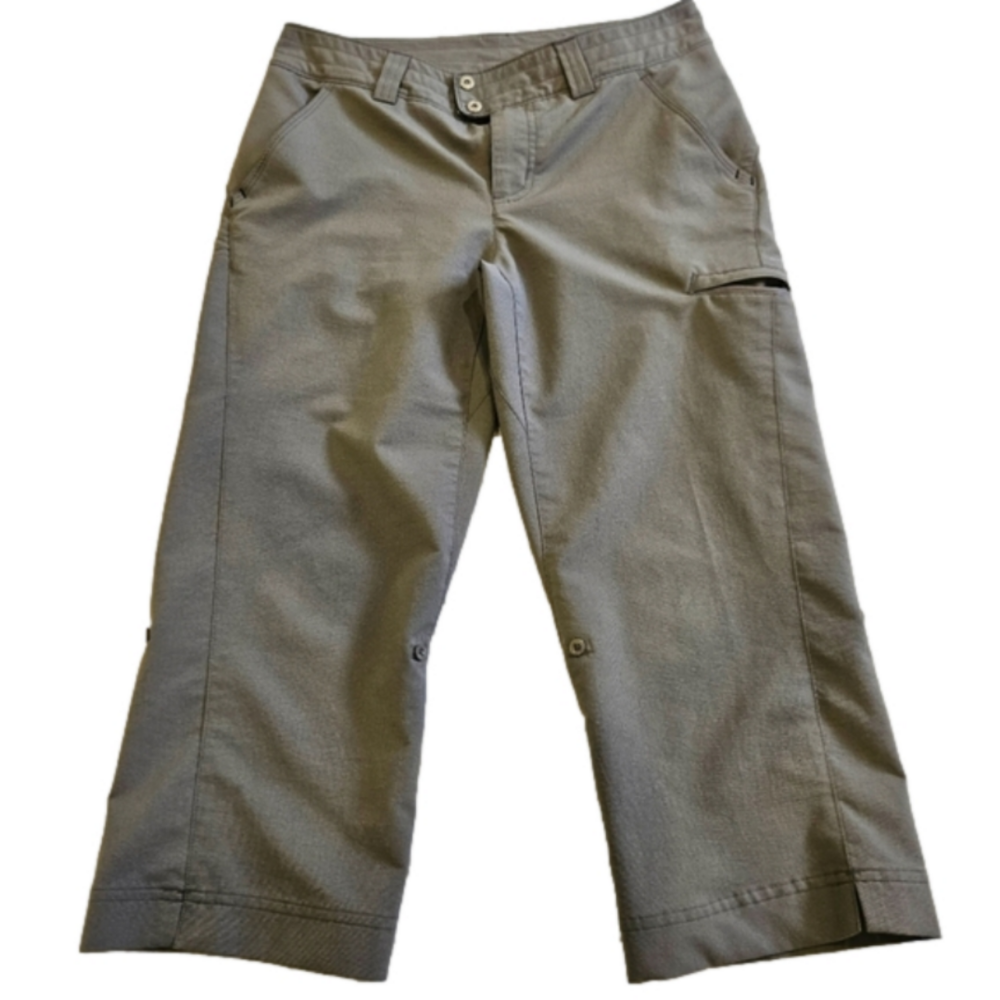 Columbia Omni Shade Gray Capri Pants Roll Tab, Ventilated & Cargo Pocket Size 6